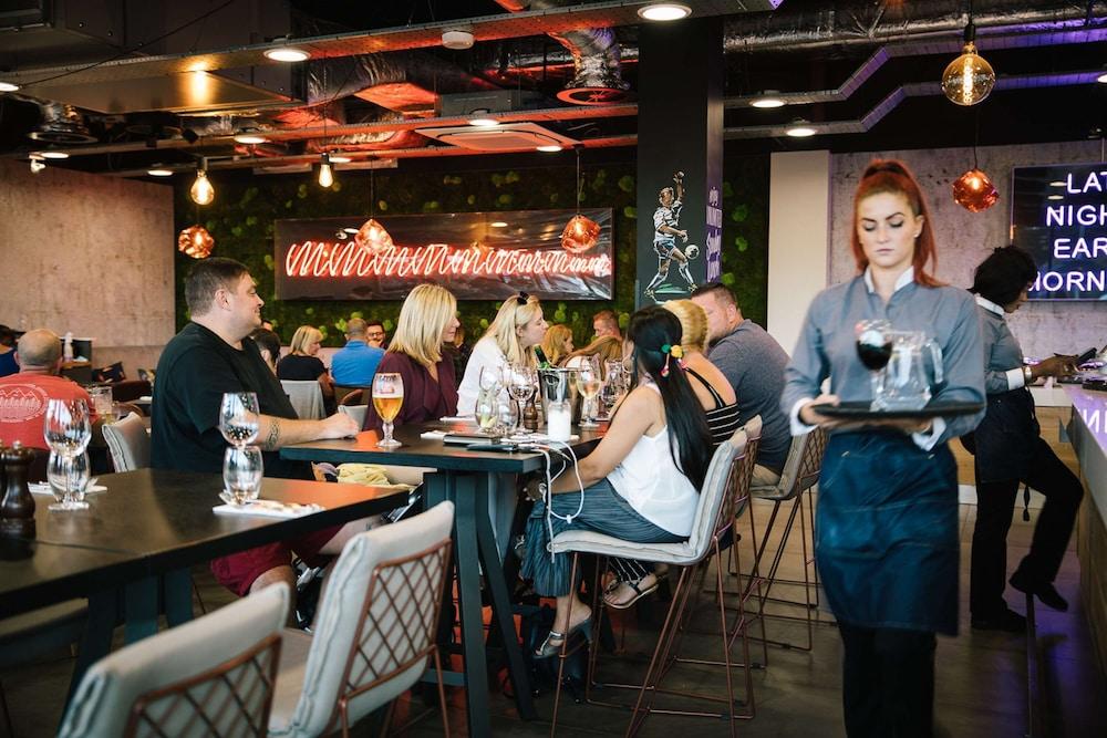 Village Hotel Портцмаус Экстерьер фото